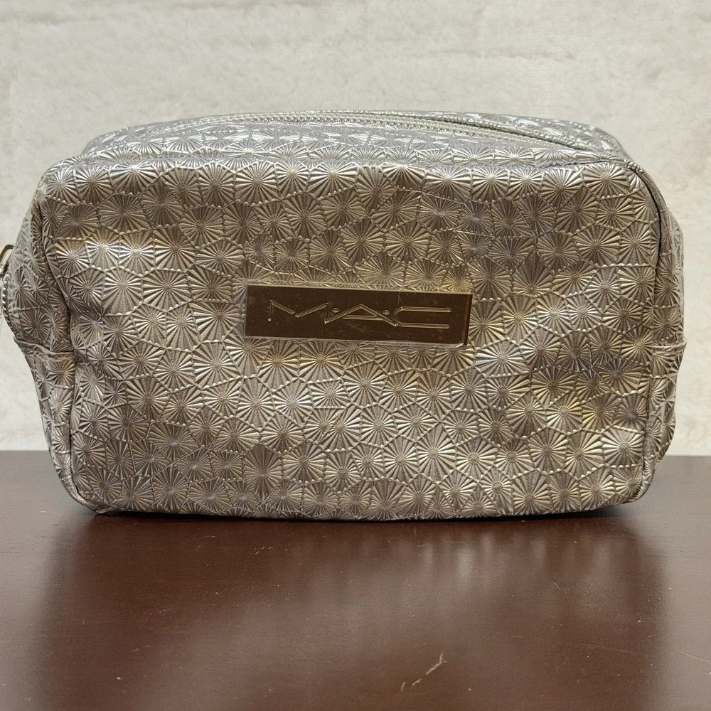 MAC Silver Metallic Cosmetic Makeup Bag Holiday 6in x 4in Zipper Close